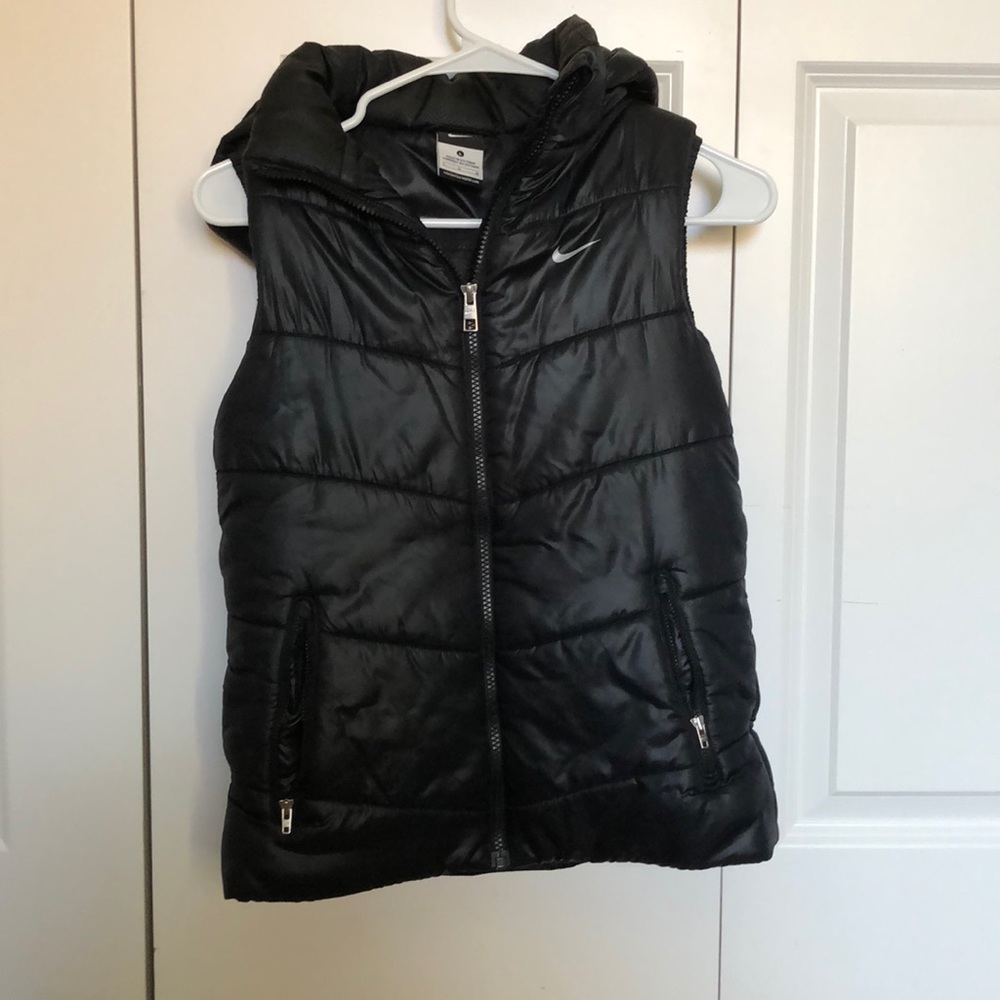 Black nike vest